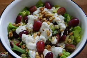 Herbstsalat mit Trauben und Roquefort