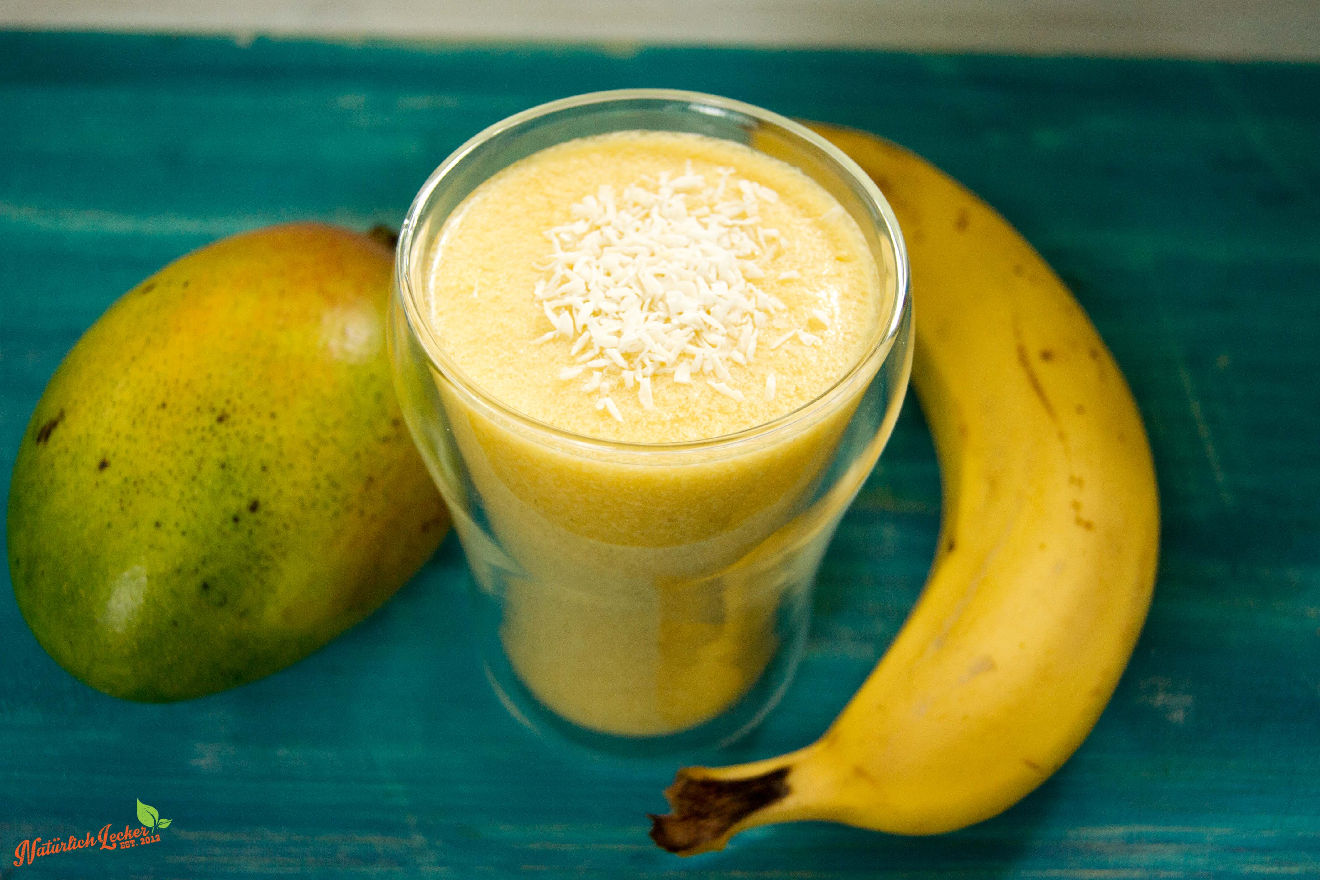 Bananen-Mango-Kokos Smoothie - Natürlich Lecker
