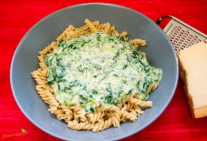  Nudeln mit Spinat und Parmesan Soße 1