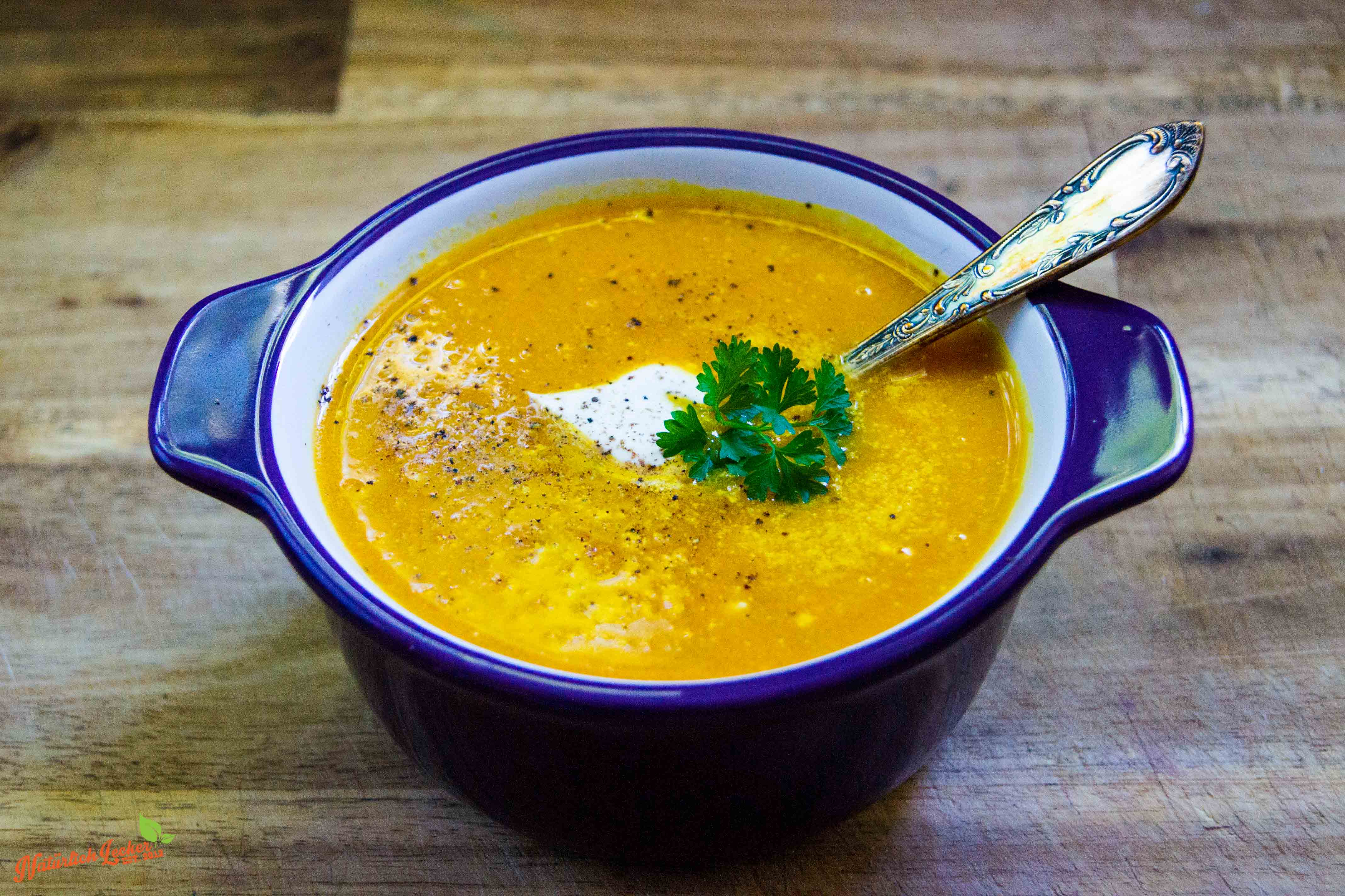 Karotten Ingwer Suppe mit Kardamom - Natürlich Lecker