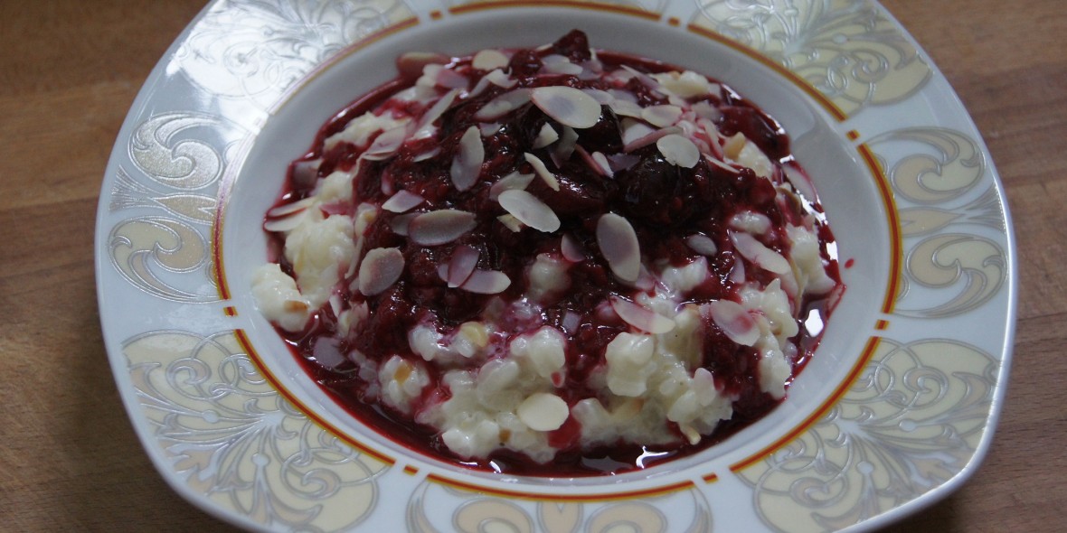 Mandel Milchreis mit Beeren - Natürlich Lecker