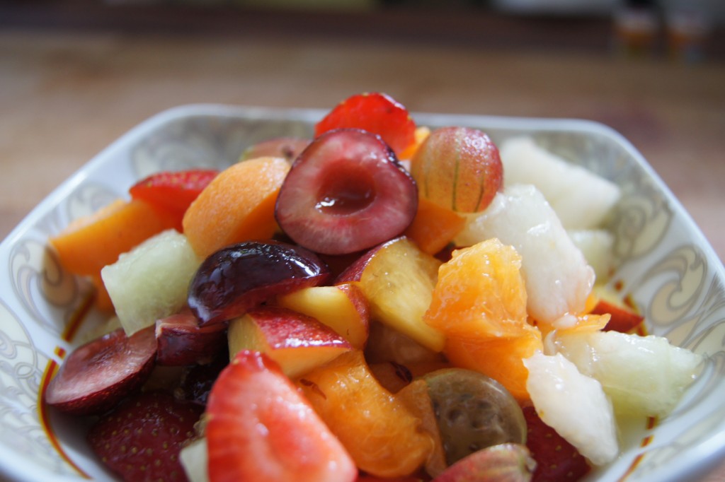 Einfacher saisonaler Obstsalat - Natürlich Lecker