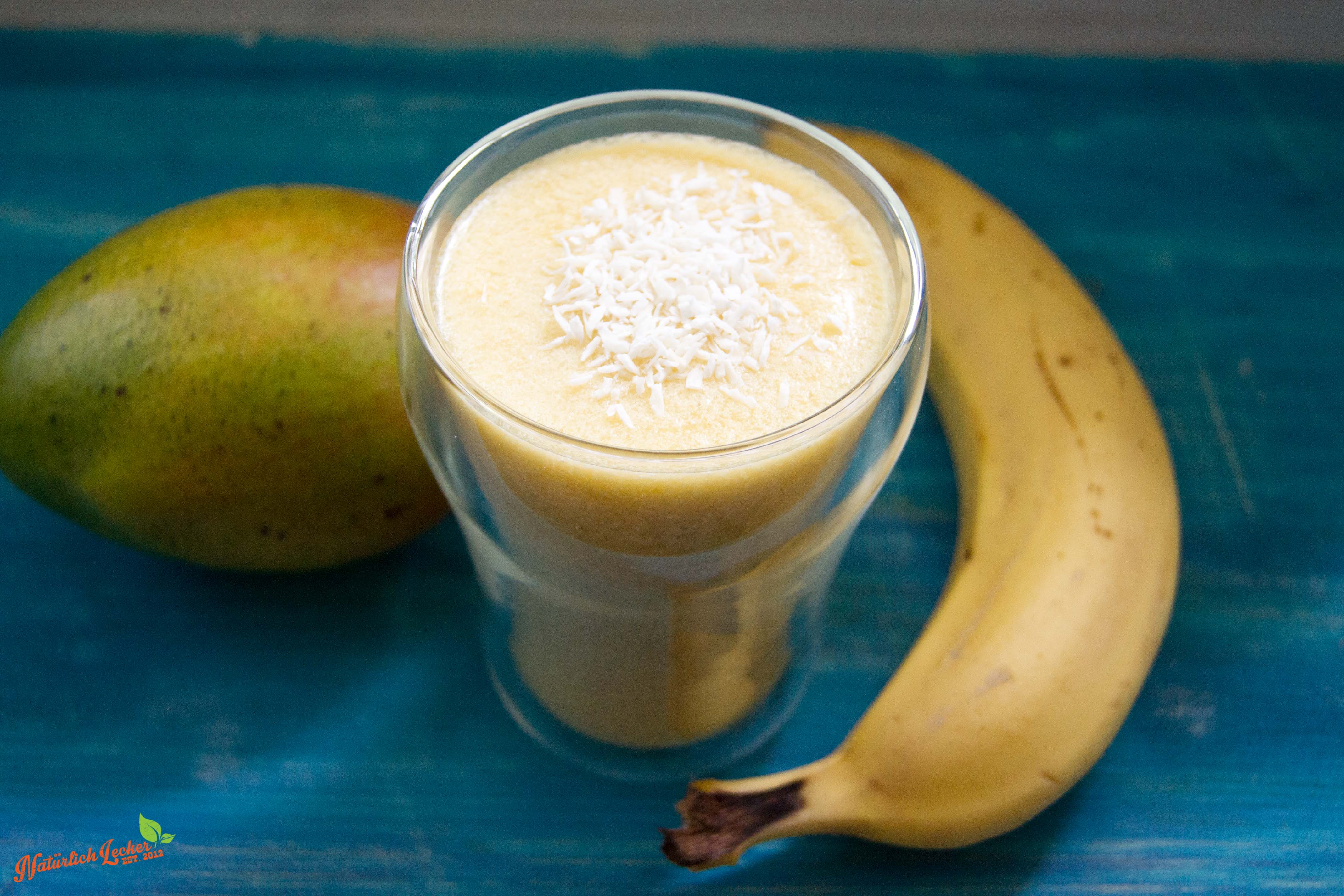 Bananen-Mango-Kokos Smoothie - Natürlich Lecker