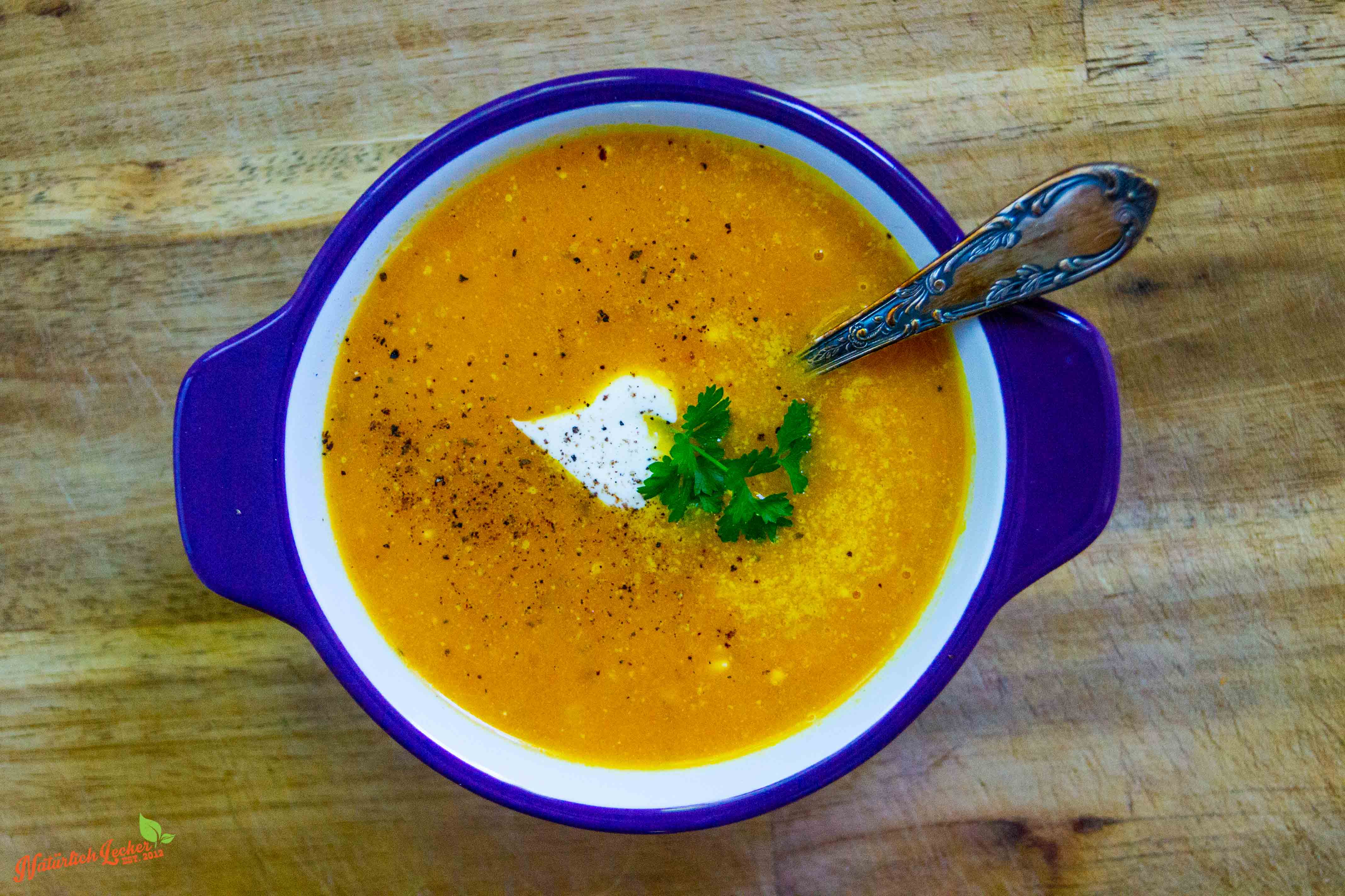 Karotten Ingwer Suppe mit Kardamom - Natürlich Lecker