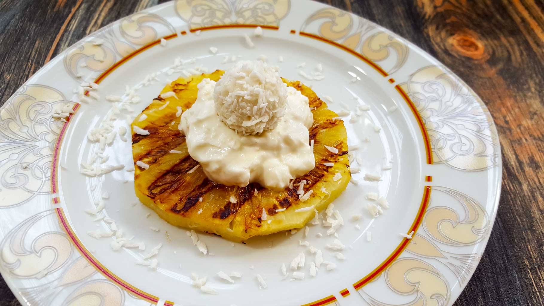 Gegrillte Ananas mit Raffaello Creme Dessert - Natürlich Lecker
